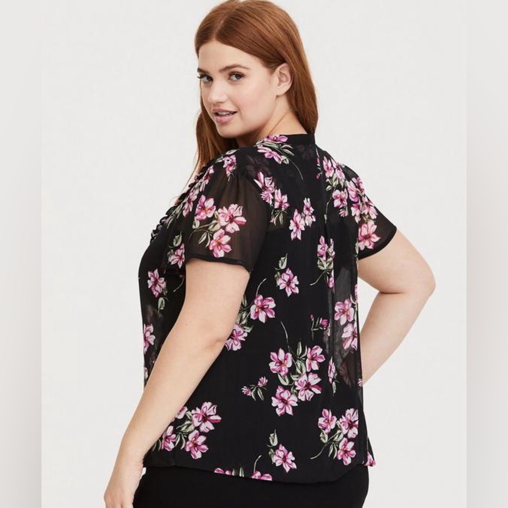 Torrid Black Floral Bubble Hem Blouse - Picture 2 of 16